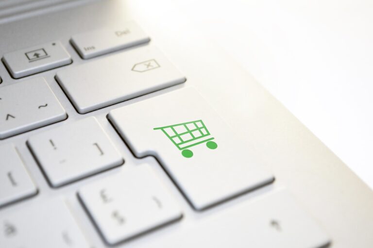 Shopifyでコーポレートサイト・EC兼用｜分けない選択肢【2026年】